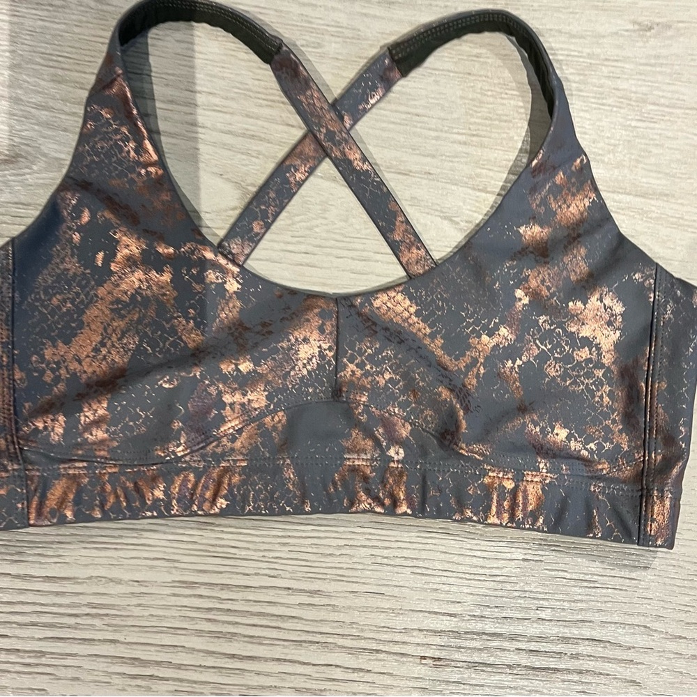 Carbon 38 Sports Bra (s) & leggings (m)